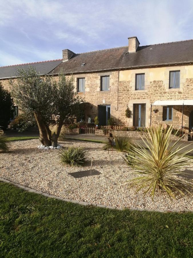 Le Douetaux Chambres D'Hotes La Baussaine ภายนอก รูปภาพ