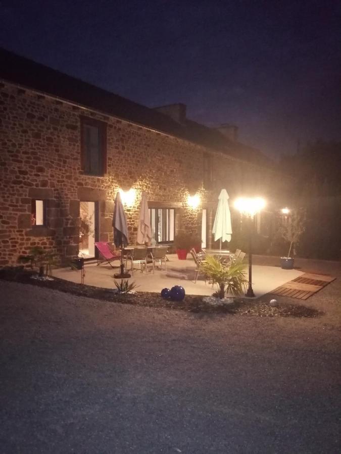 Le Douetaux Chambres D'Hotes La Baussaine ภายนอก รูปภาพ